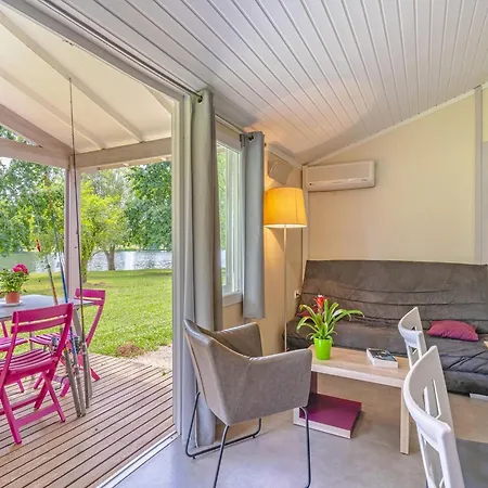 Serene Near Lot River Holiday home